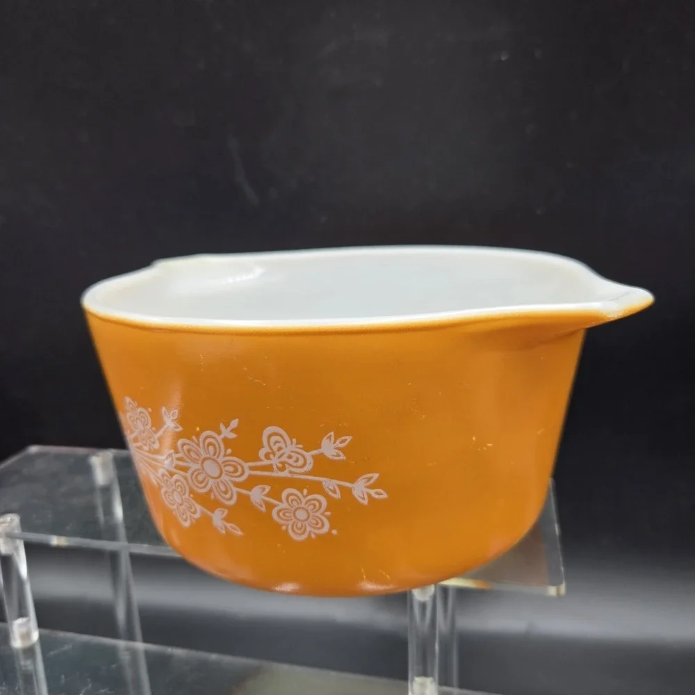 Vintage Pyrex 475 1 QT Casserole Butterfly Gold Happy Orange Bowl W Handle